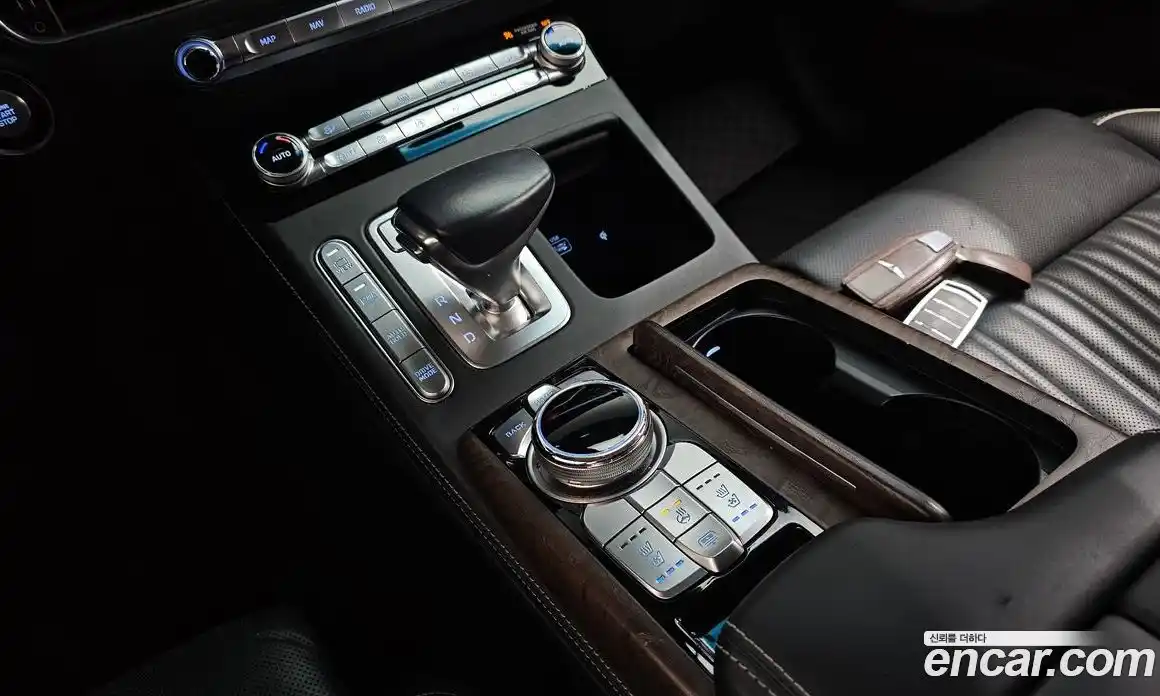 Genesis G90 2019 5.0 Автомат в Москве № 23546, фото 13