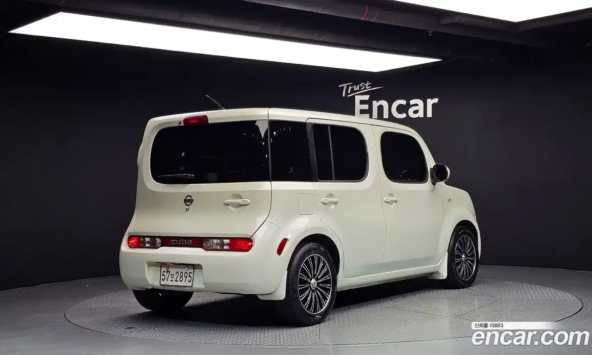 Nissan Cube 2009 1.8 Автомат в Москве № 243902, фото 17