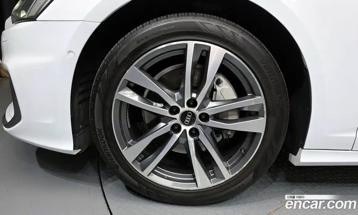 Audi A6 2022 2.0 Автомат в Москве № 244893, фото 3