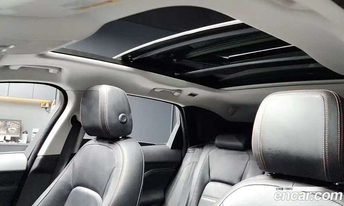 Jaguar F-Pace 2018 2.0 Автомат в Москве № 263462, фото 17