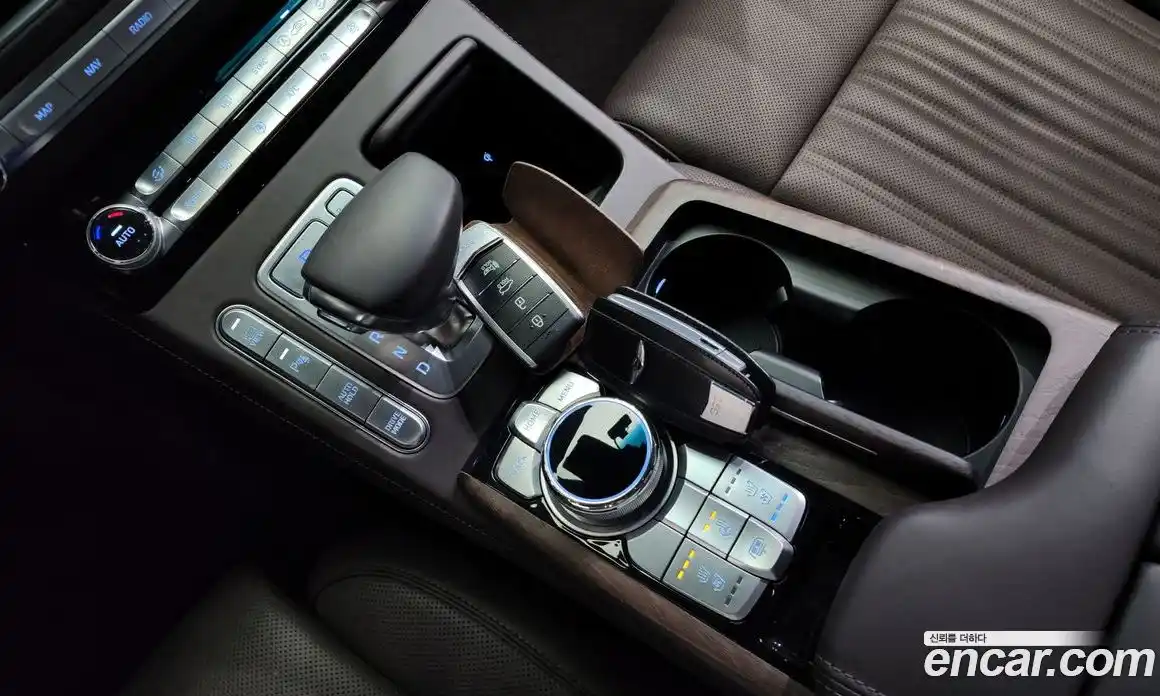 Genesis G90 2019 5.0 Автомат в Москве № 27357, фото 9