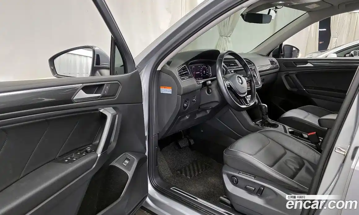 Volkswagen Tiguan 2020 2.0 Автомат в Москве № 276340, фото 16