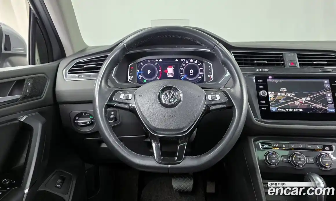 Volkswagen Tiguan 2020 2.0 Автомат в Москве № 276340, фото 2