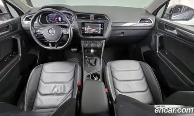 Volkswagen Tiguan 2020 2.0 Автомат в Москве № 276340, миниатюра 3