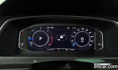 Volkswagen Tiguan 2020 2.0 Автомат в Москве № 276340, миниатюра 4