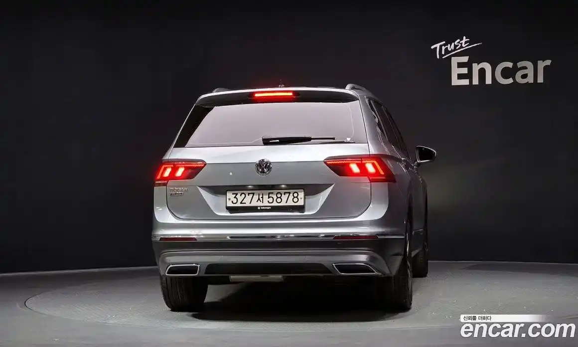 Volkswagen Tiguan 2020 2.0 Автомат в Москве № 276340, фото 7