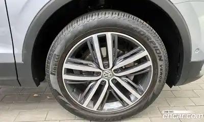 Volkswagen Tiguan 2020 2.0 Автомат в Москве № 276340, миниатюра 9