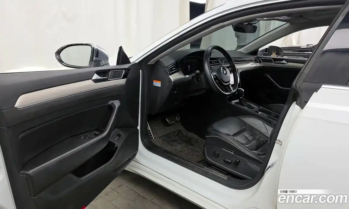 Volkswagen Arteon 2019 2.0 Автомат в Москве № 277096, фото 13