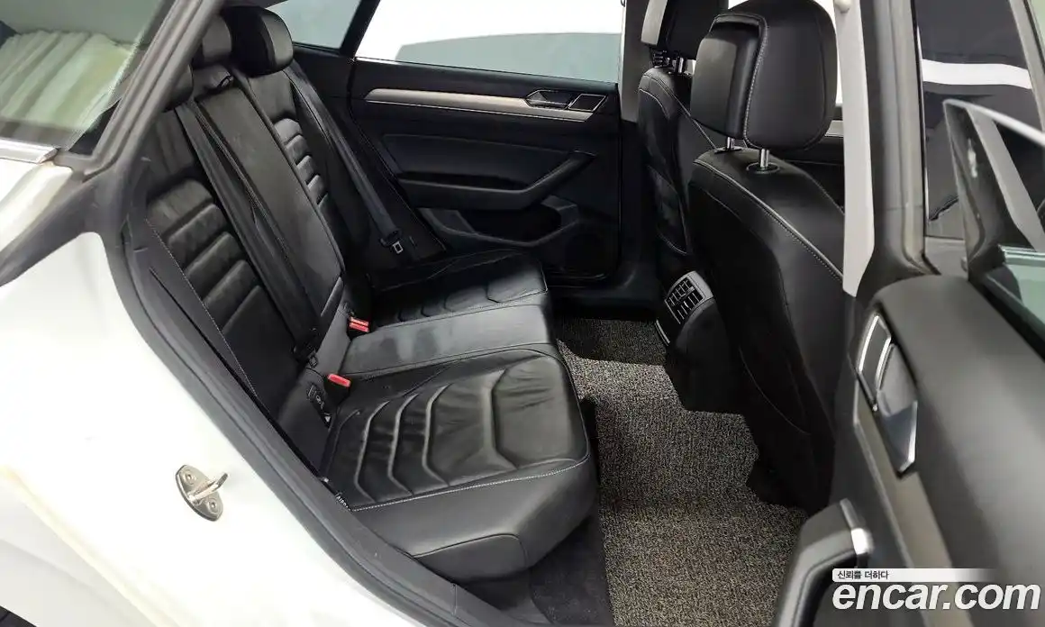 Volkswagen Arteon 2019 2.0 Автомат в Москве № 277096, фото 14