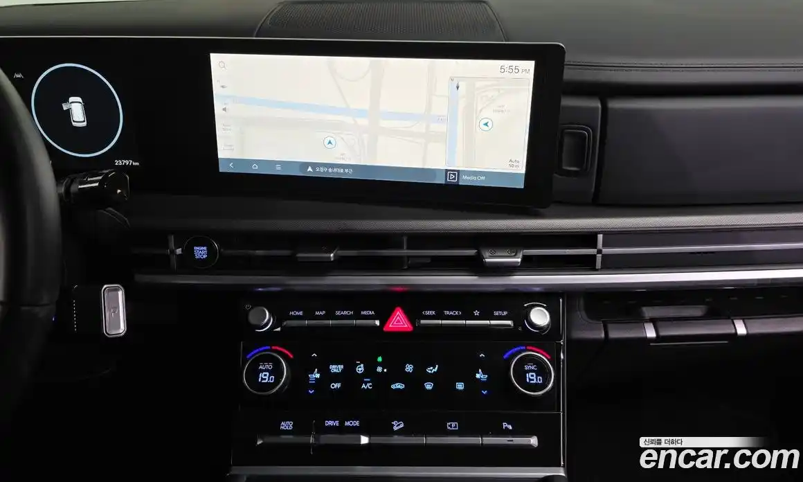 Hyundai Santa Fe 2024 1.6 Автомат в Москве № 281449, фото 17