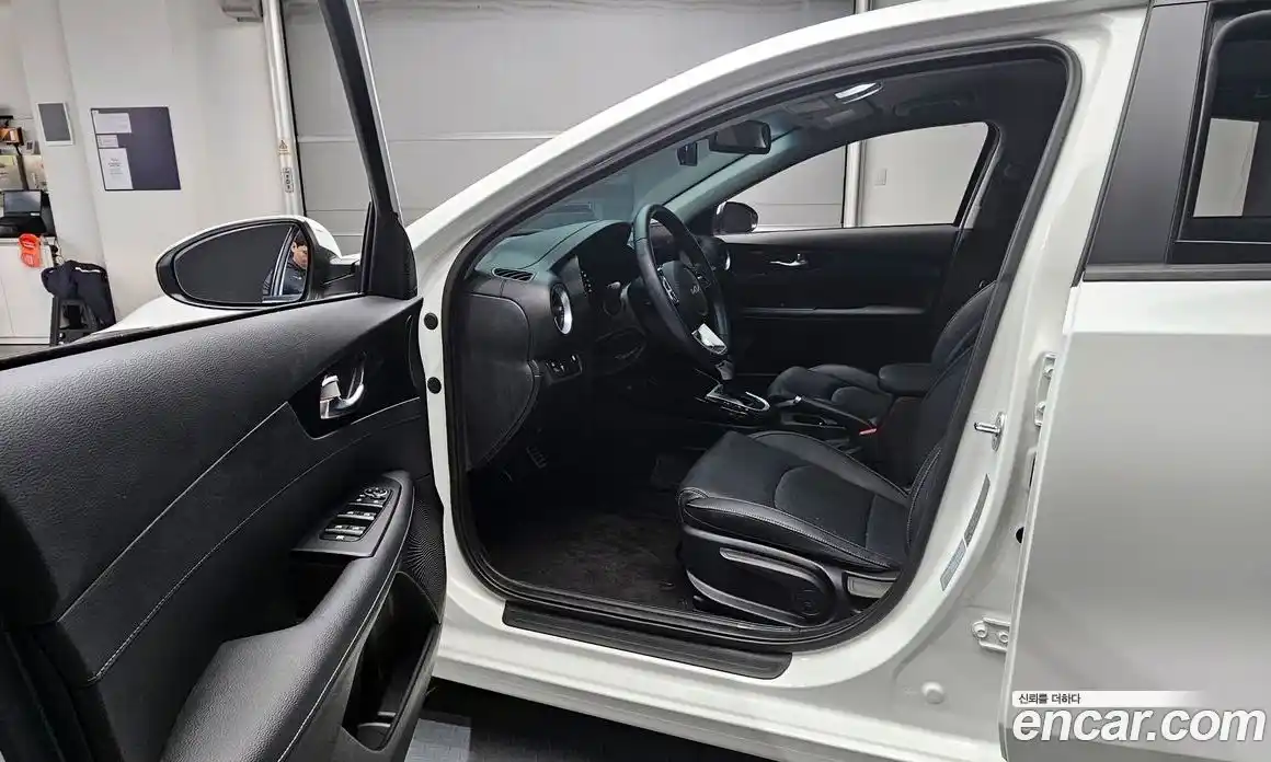 Kia K3 2023 1.6 Автомат в Москве № 285258, фото 3