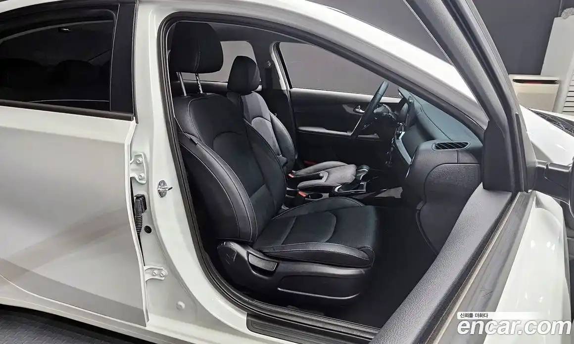 Kia K3 2023 1.6 Автомат в Москве № 285258, фото 5