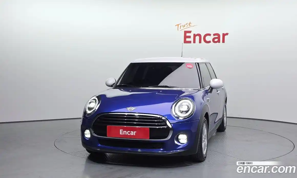 Mini Cooper 2019 1.5 Автомат в Москве № 299449, фото 1
