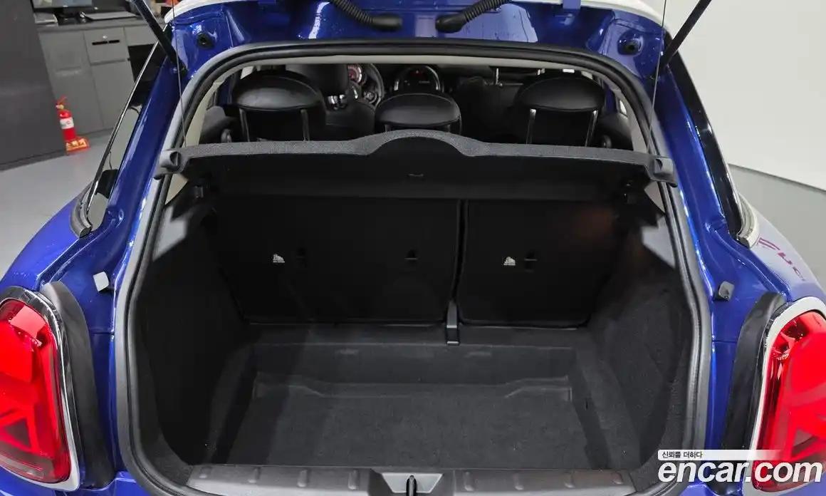 Mini Cooper 2019 1.5 Автомат в Москве № 299449, фото 17