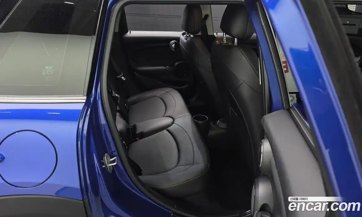 Mini Cooper 2019 1.5 Автомат в Москве № 299449, фото 6