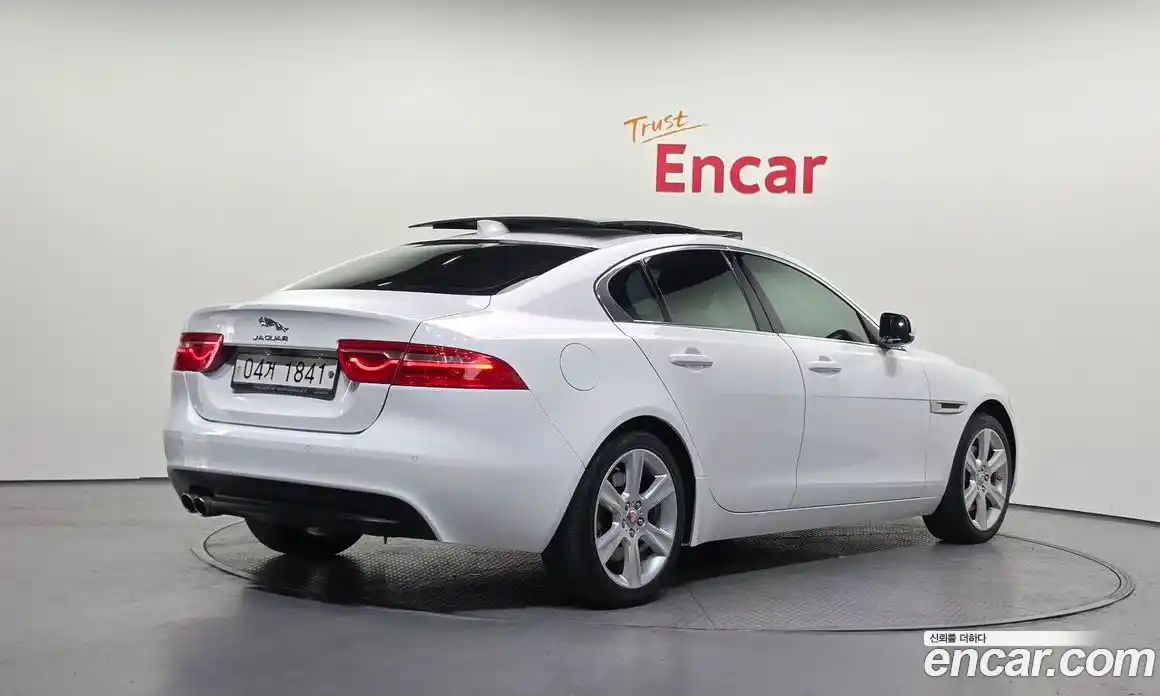 Jaguar XE 2017 2.0 Автомат в Москве № 305002, фото 1
