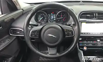 Jaguar XE 2017 2.0 Автомат в Москве № 305002, миниатюра 2