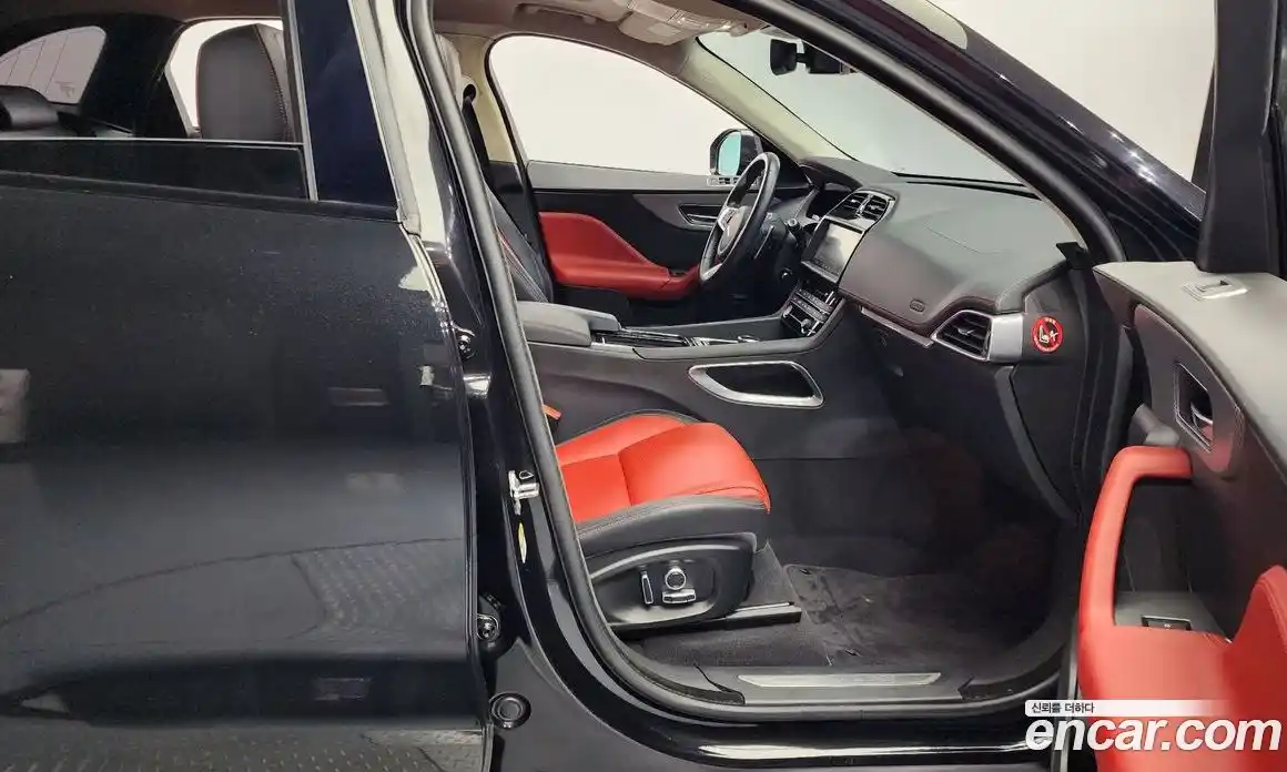 Jaguar F-Pace 2020 2.0 Автомат в Москве № 305047, фото 13