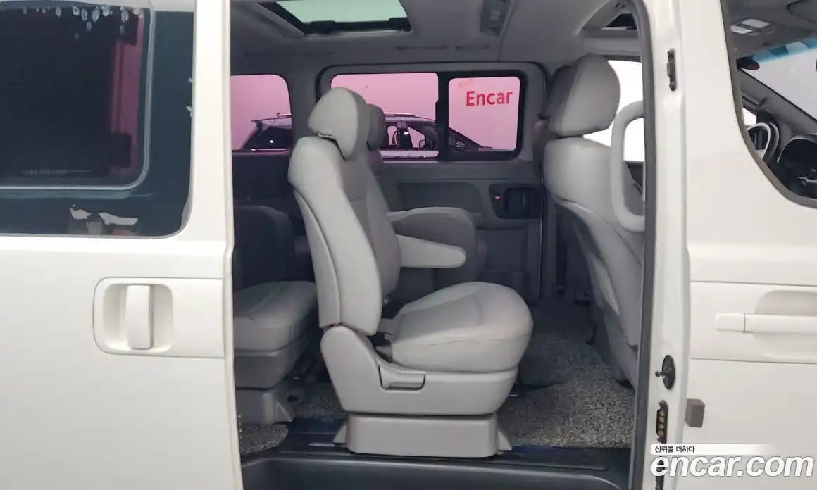 Hyundai Starex 2018 2.5 Автомат в Москве № 3325, фото 11