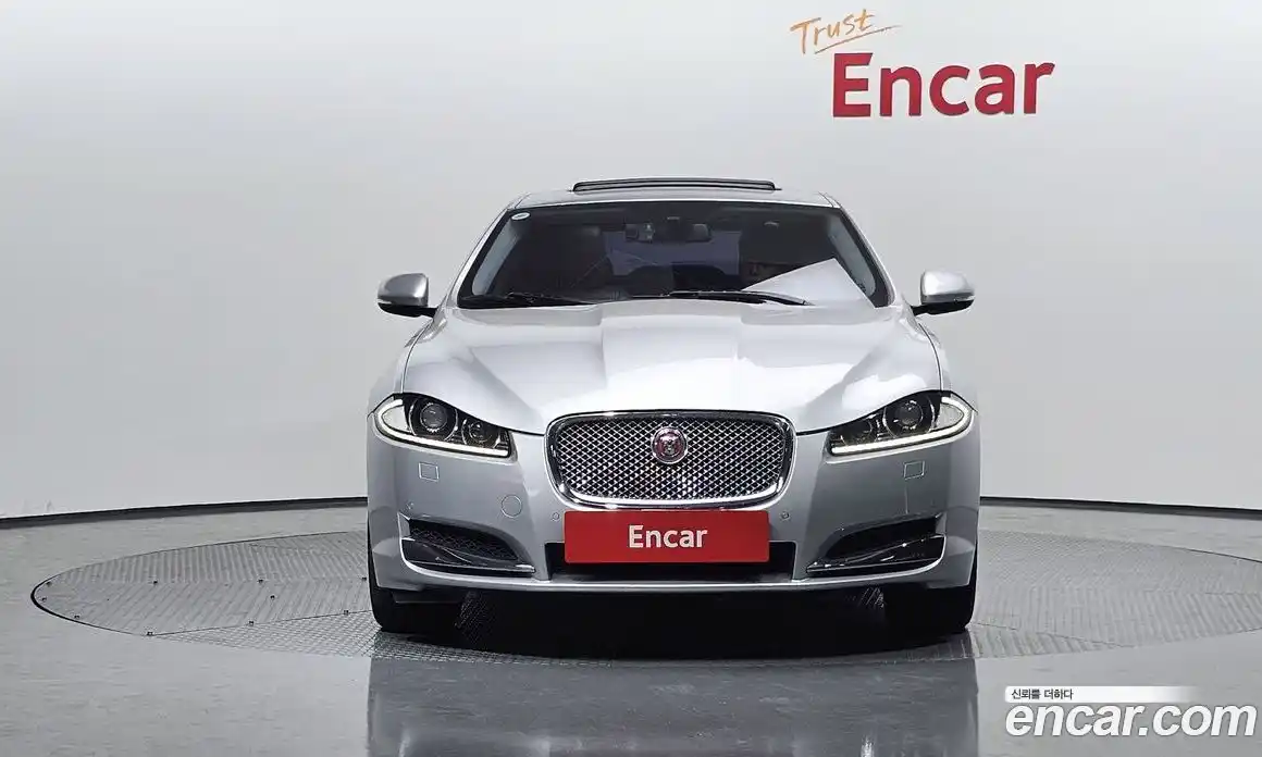 Jaguar XF 2014 2.2 Автомат в Москве № 335830, фото 12