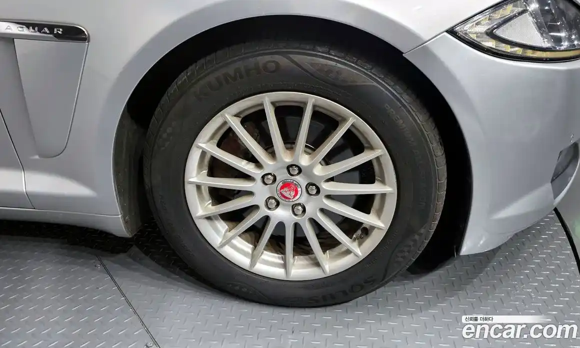 Jaguar XF 2014 2.2 Автомат в Москве № 335830, фото 15