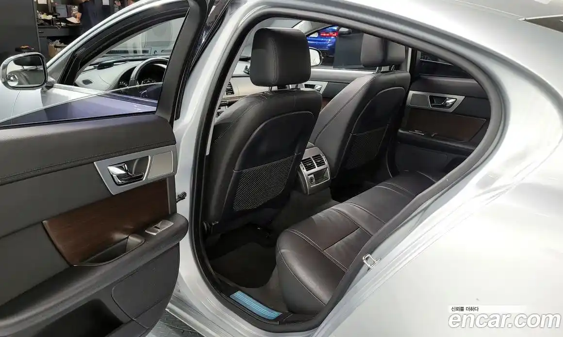 Jaguar XF 2014 2.2 Автомат в Москве № 335830, фото 17