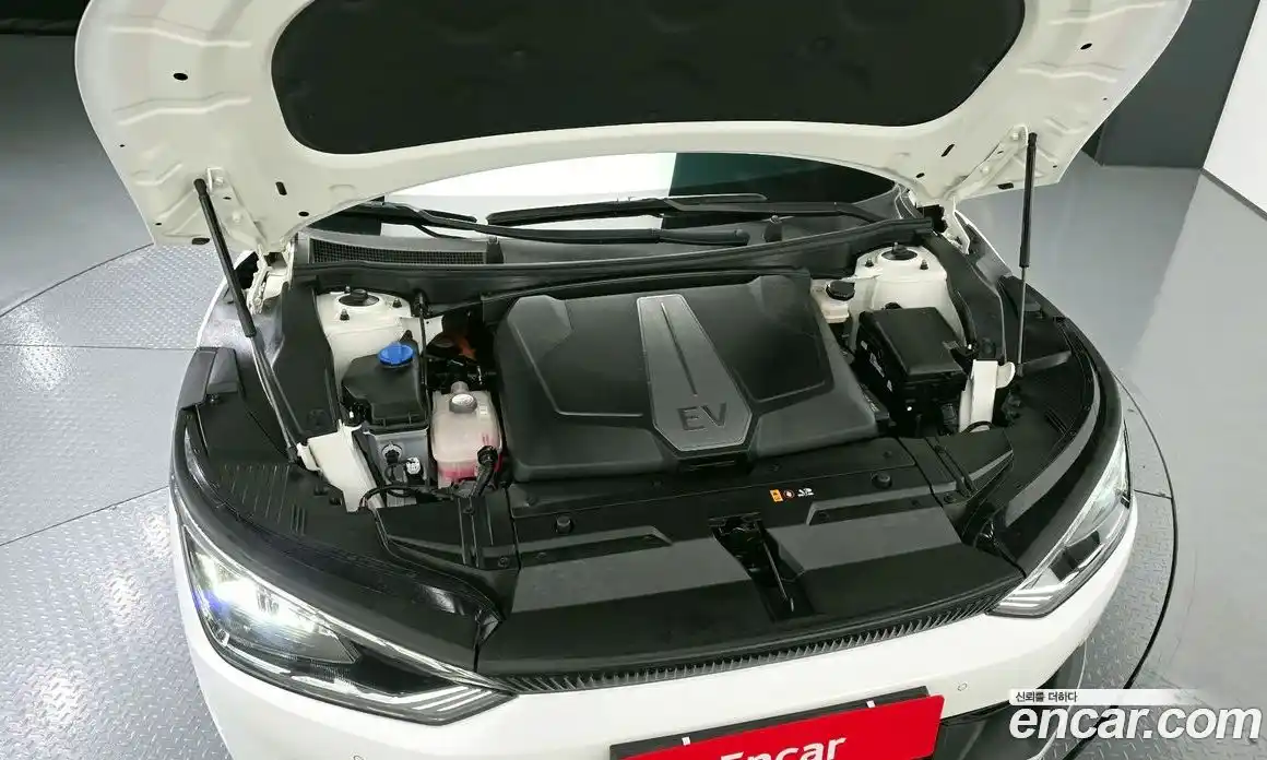 Kia EV6 2023 0.1 Автомат в Москве № 338457, фото 18