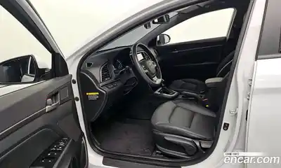 Hyundai Avante 2018 1.6 Автомат в Москве № 5074, миниатюра 5