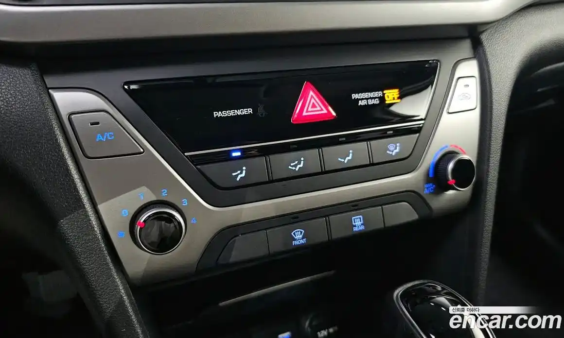 Hyundai Avante 2018 1.6 Автомат в Москве № 5074, фото 9