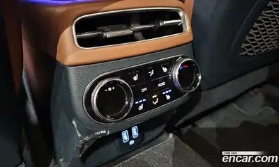 Genesis GV70 2023 2.5 Автомат в Москве № 81284, миниатюра 3