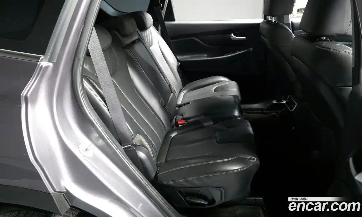 Hyundai Santa Fe 2021 2.2 Автомат в Москве № 111802, фото 9