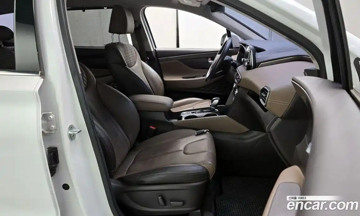 Hyundai Santa Fe 2019 2.0 Автомат в Москве № 124019, фото 13