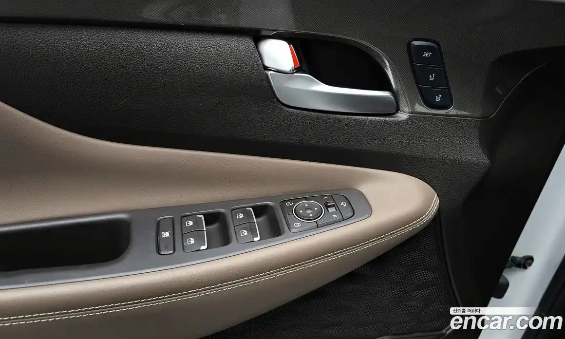 Hyundai Santa Fe 2019 2.0 Автомат в Москве № 124019, фото 20