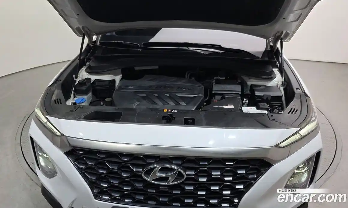 Hyundai Santa Fe 2019 2.0 Автомат в Москве № 124019, фото 3