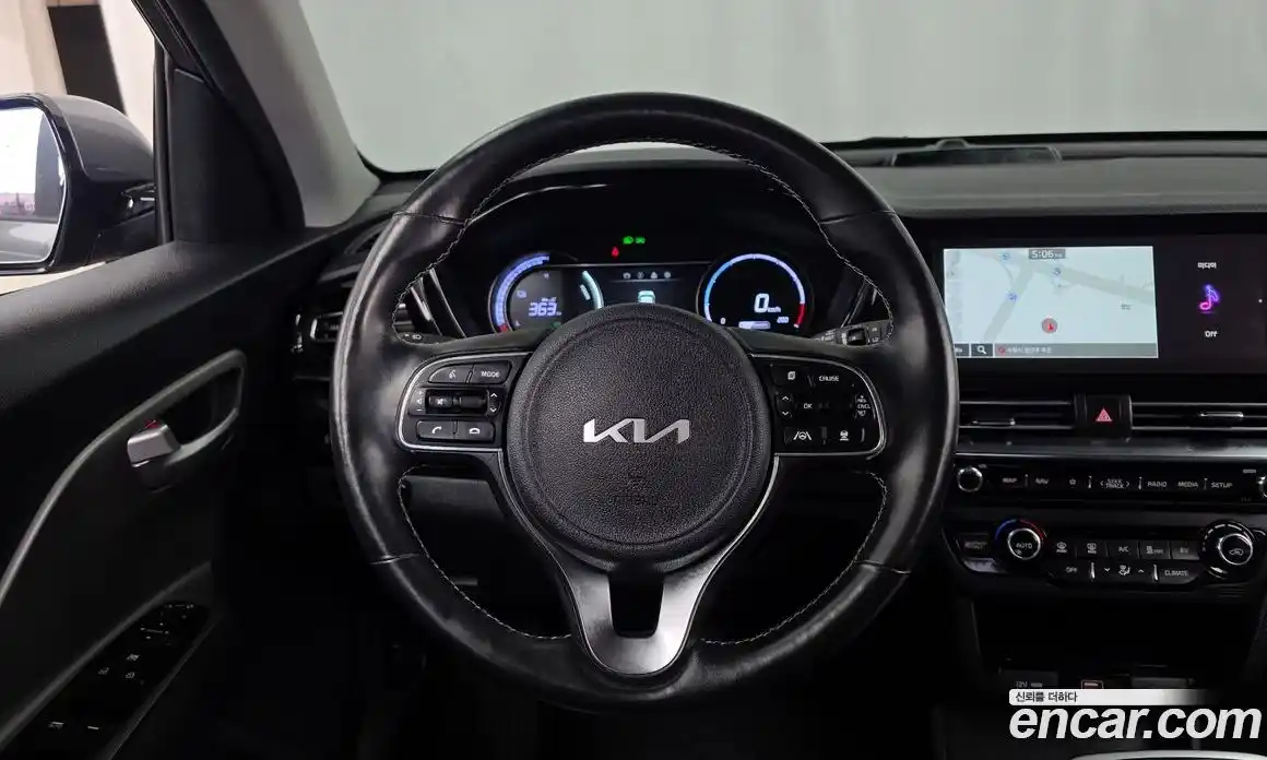 Kia Niro 2023 0.2 Автомат в Москве № 131156, фото 18