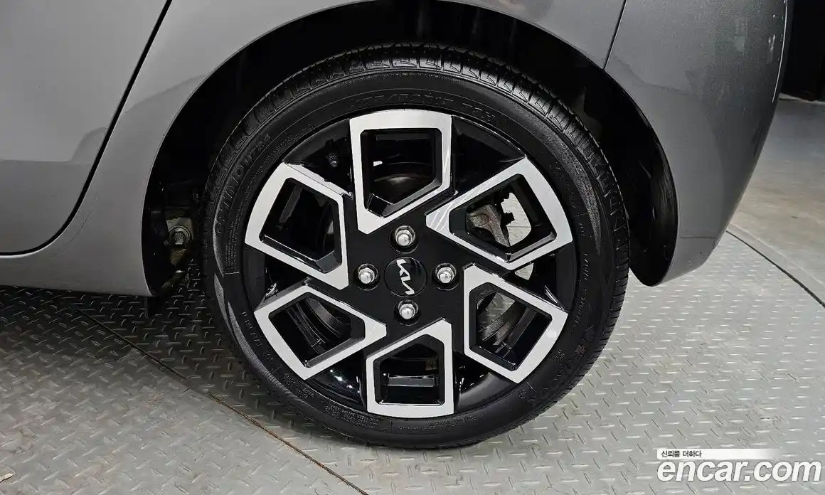 Kia Ray 2023 1.0 Автомат в Москве № 131836, фото 18