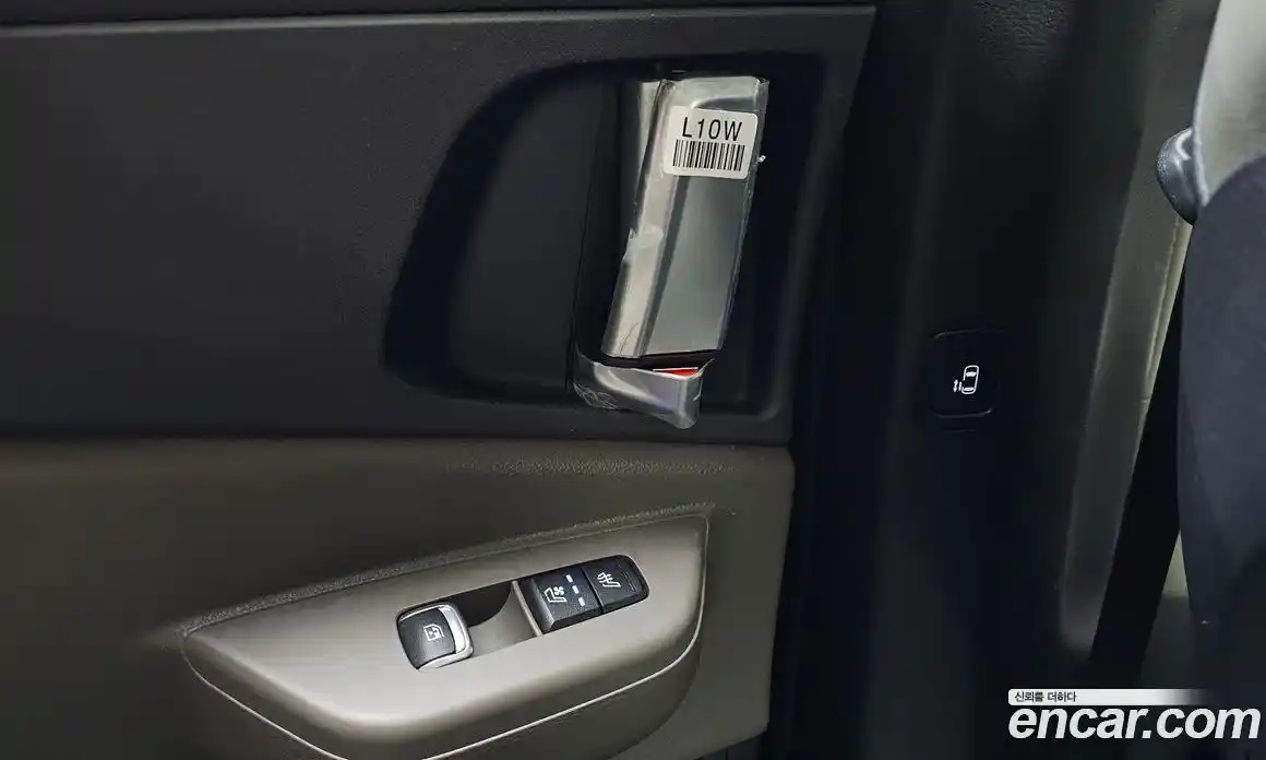 Kia Canival 2024 1.6 Автомат в Москве № 132970, фото 3