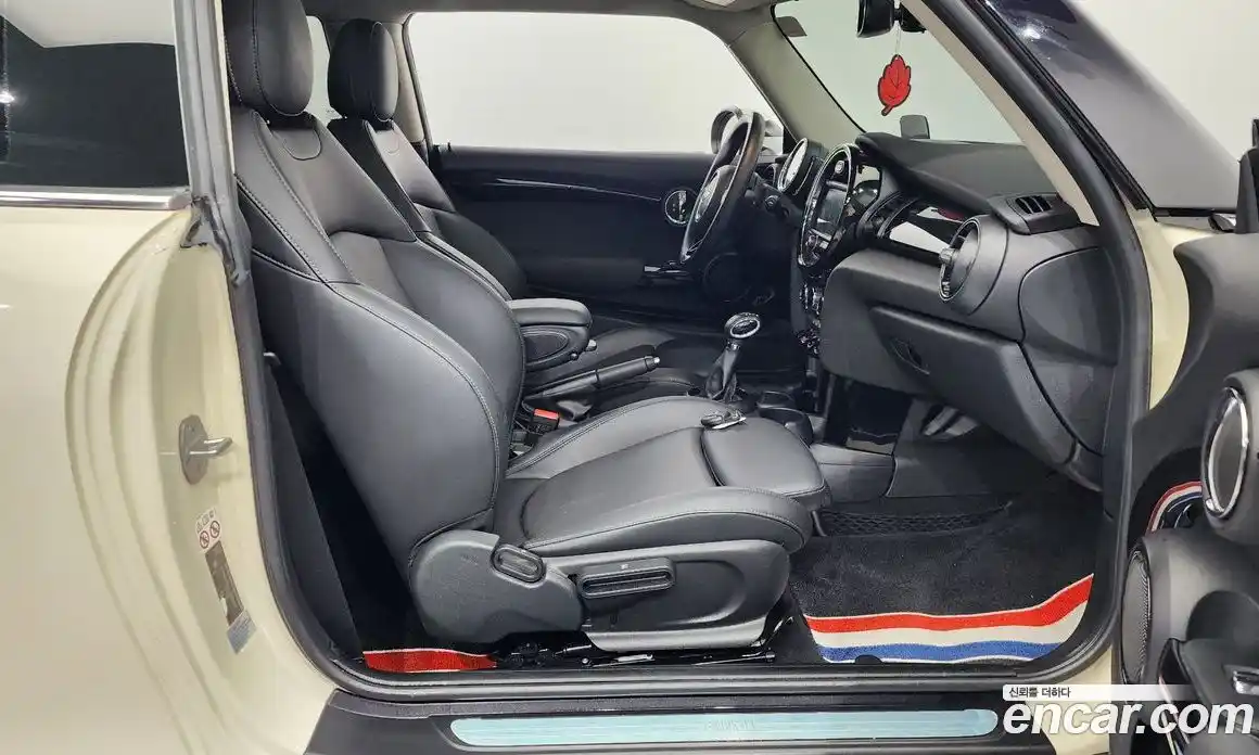 Mini Cooper 2018 1.5 Автомат в Москве № 140955, фото 14