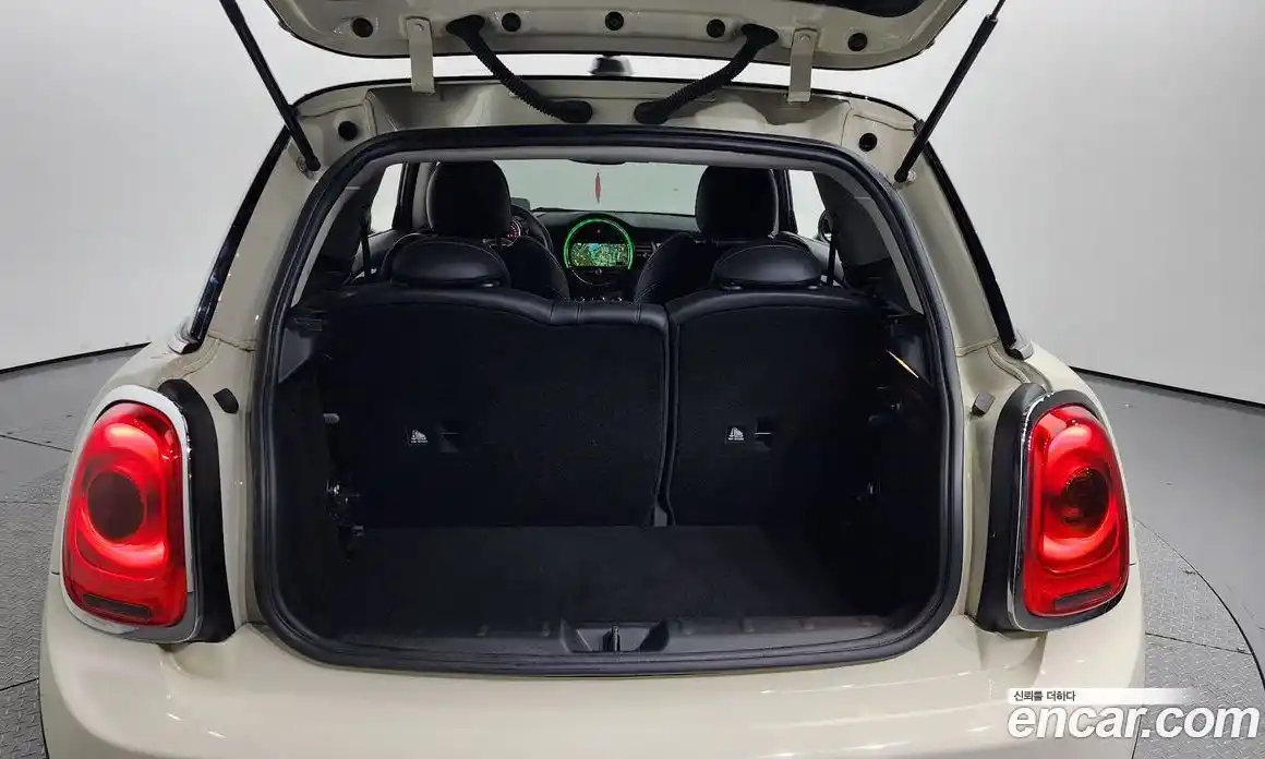 Mini Cooper 2018 1.5 Автомат в Москве № 140955, фото 19