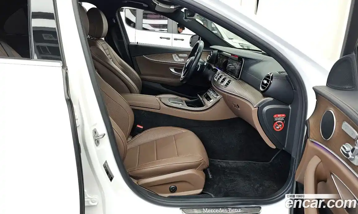 Mercedes-Benz E-Class 2021 2.0 Автомат в Москве № 141706, фото 17