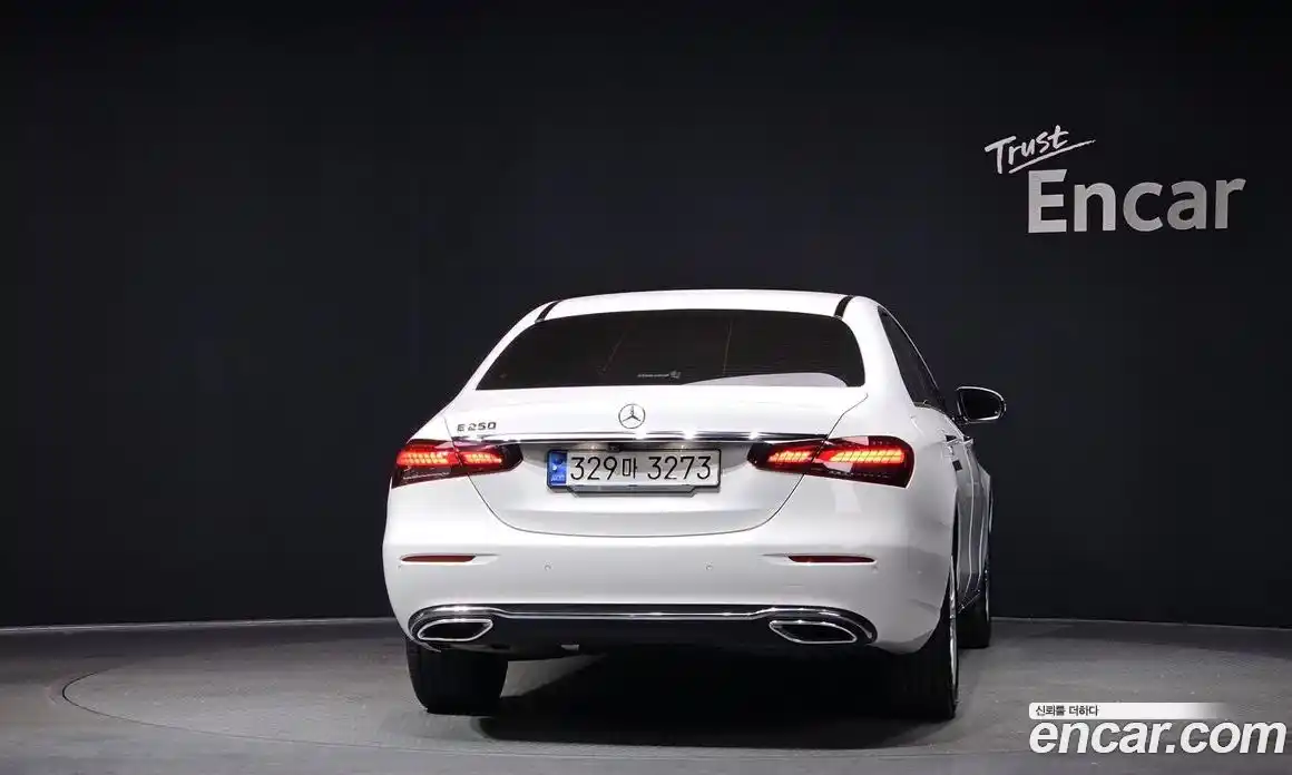 Mercedes-Benz E-Class 2021 2.0 Автомат в Москве № 141706, фото 19