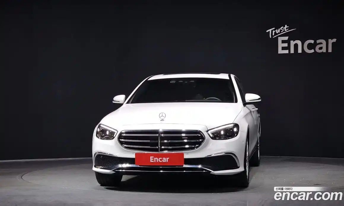 Mercedes-Benz E-Class 2021 2.0 Автомат в Москве № 141706, фото 4