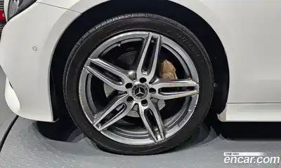 Mercedes-Benz E-Class 2018 1.9 Автомат в Москве № 142807, миниатюра 4