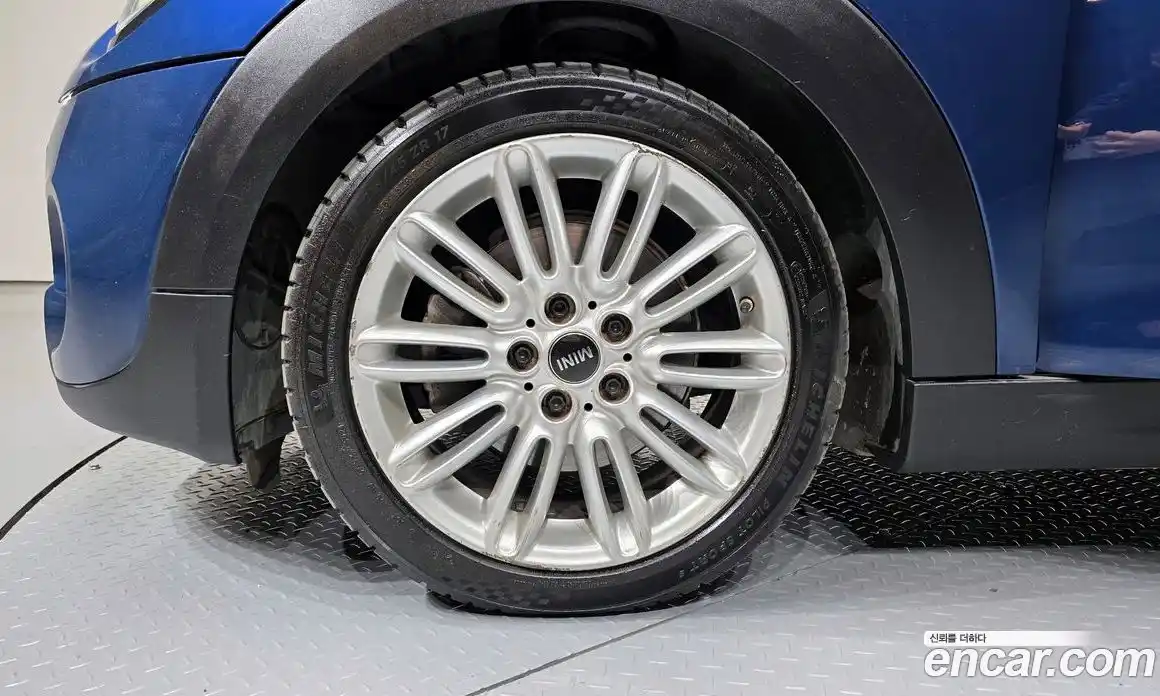 Mini Cooper 2017 2.0 Автомат в Москве № 154467, фото 15