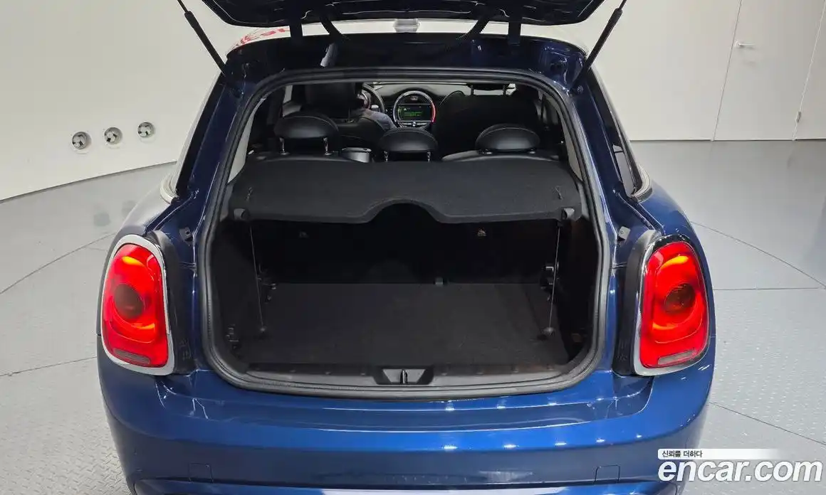 Mini Cooper 2017 2.0 Автомат в Москве № 154467, фото 19