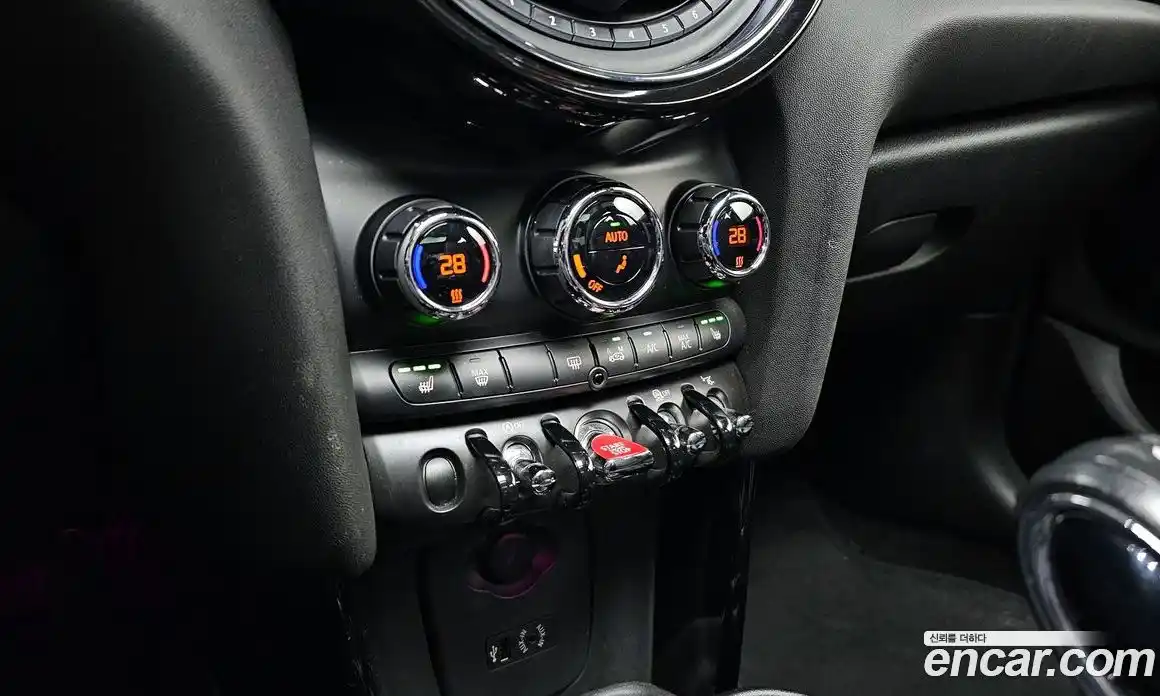 Mini Cooper 2017 2.0 Автомат в Москве № 154467, фото 20