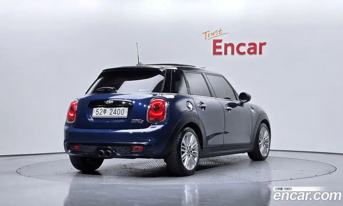 Mini Cooper 2017 2.0 Автомат в Москве № 154467, фото 7