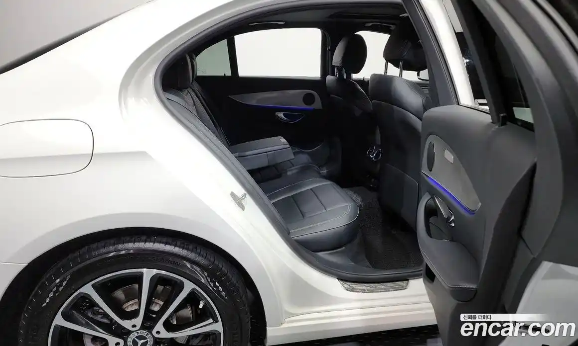 Mercedes-Benz E-Class 2020 2.0 Автомат в Москве № 161070, фото 16