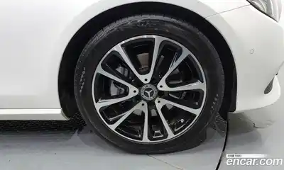 Mercedes-Benz E-Class 2020 2.0 Автомат в Москве № 161070, миниатюра 2