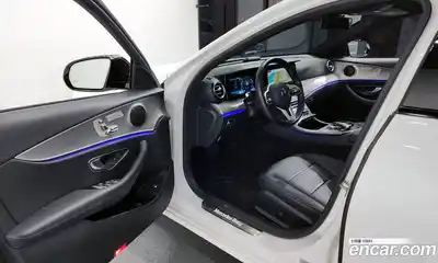 Mercedes-Benz E-Class 2020 2.0 Автомат в Москве № 161070, миниатюра 3